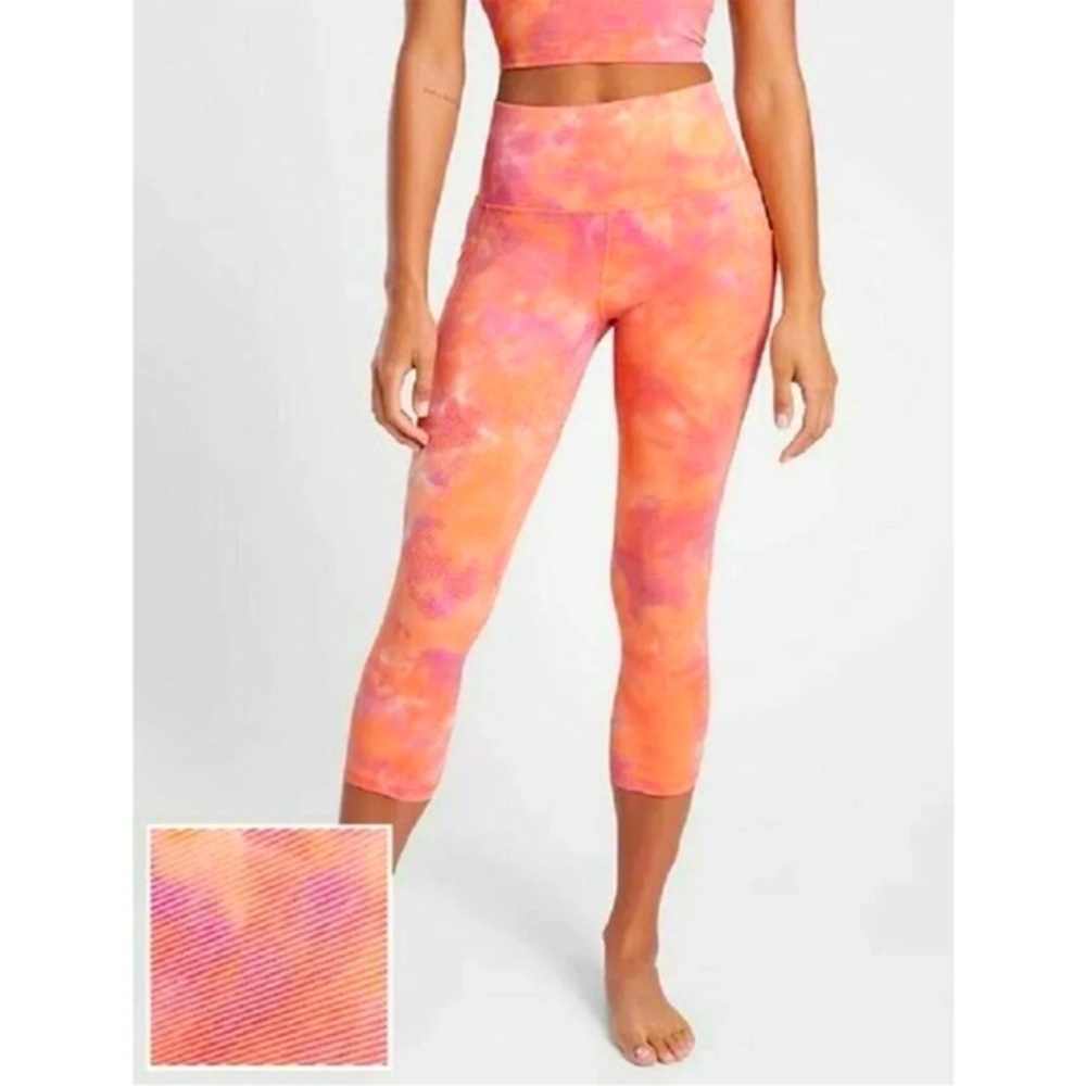 Athleta Tie Dye Salutation Stash Pocket II Textures Capri Legging Island Coral S